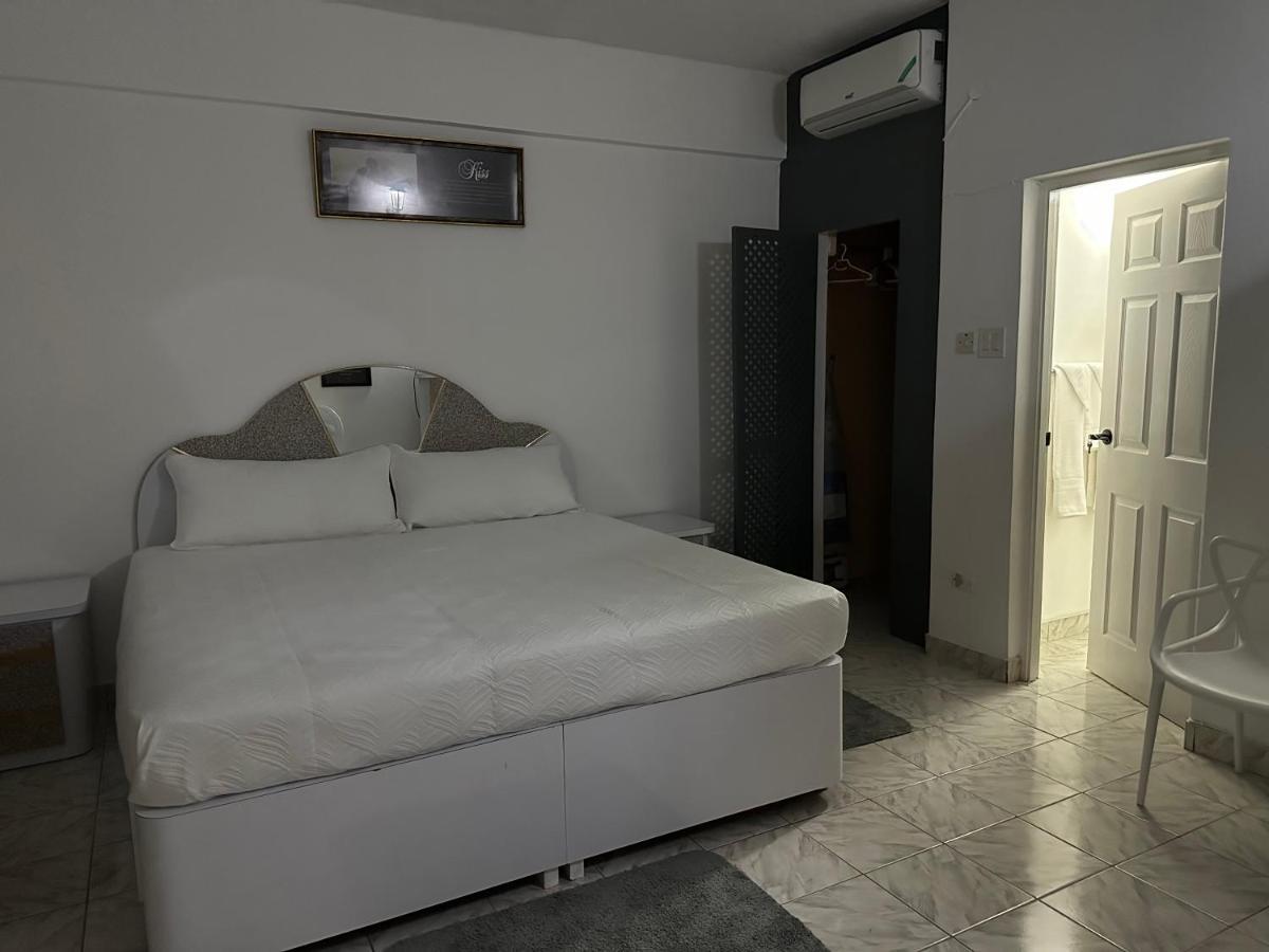 Remarkable 1-Bed Apartment In Бухта Монтего Экстерьер фото
