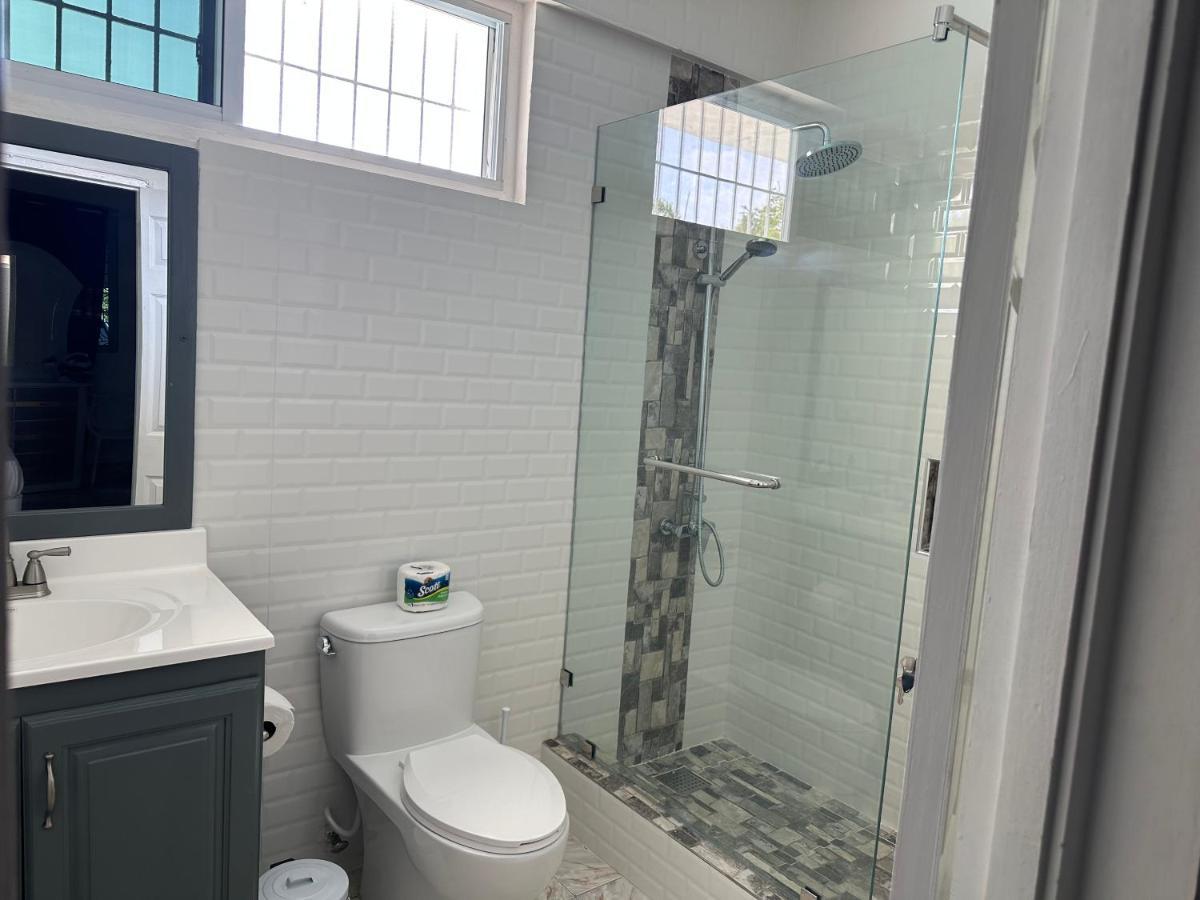 Remarkable 1-Bed Apartment In Бухта Монтего Экстерьер фото