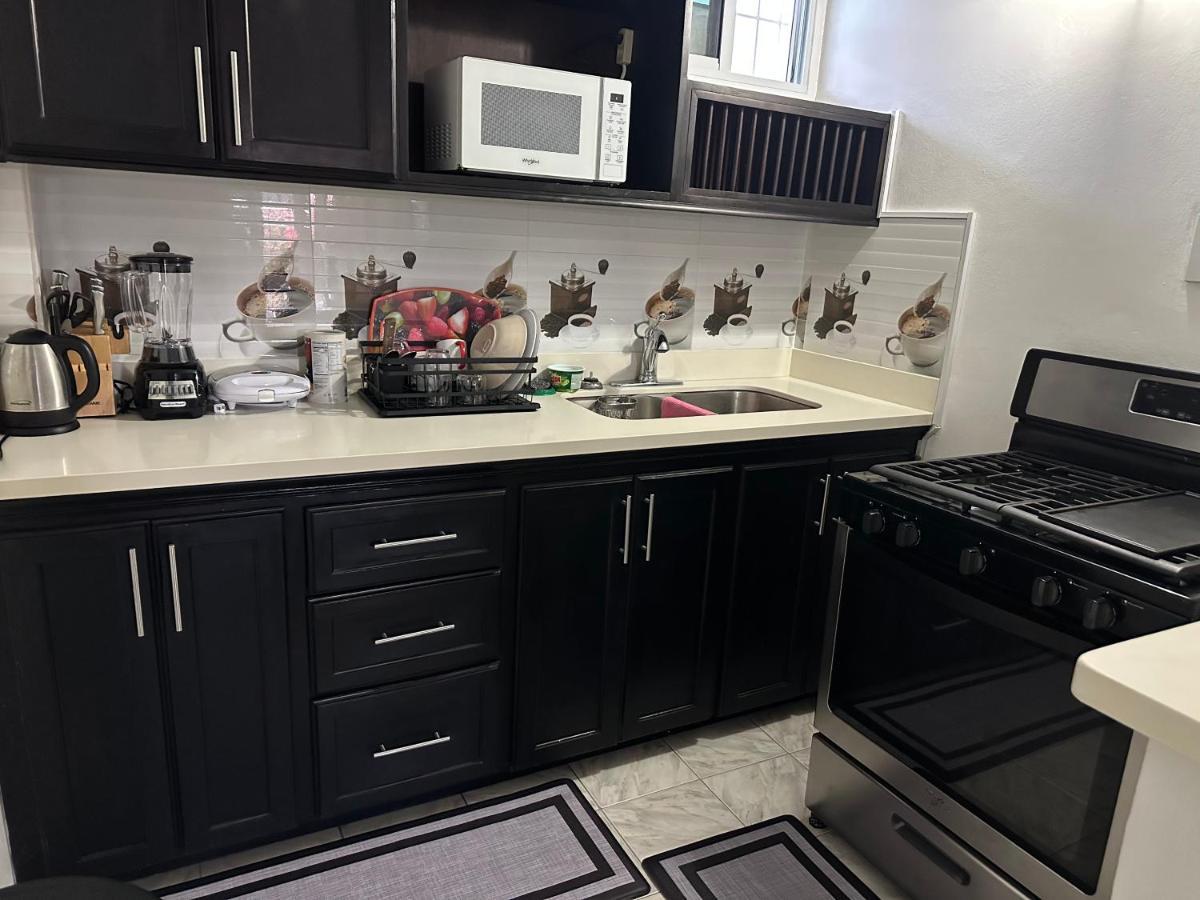 Remarkable 1-Bed Apartment In Бухта Монтего Экстерьер фото